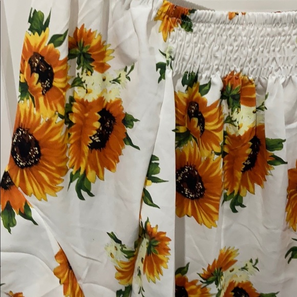Sunflower blouse. - Picture 2 of 2